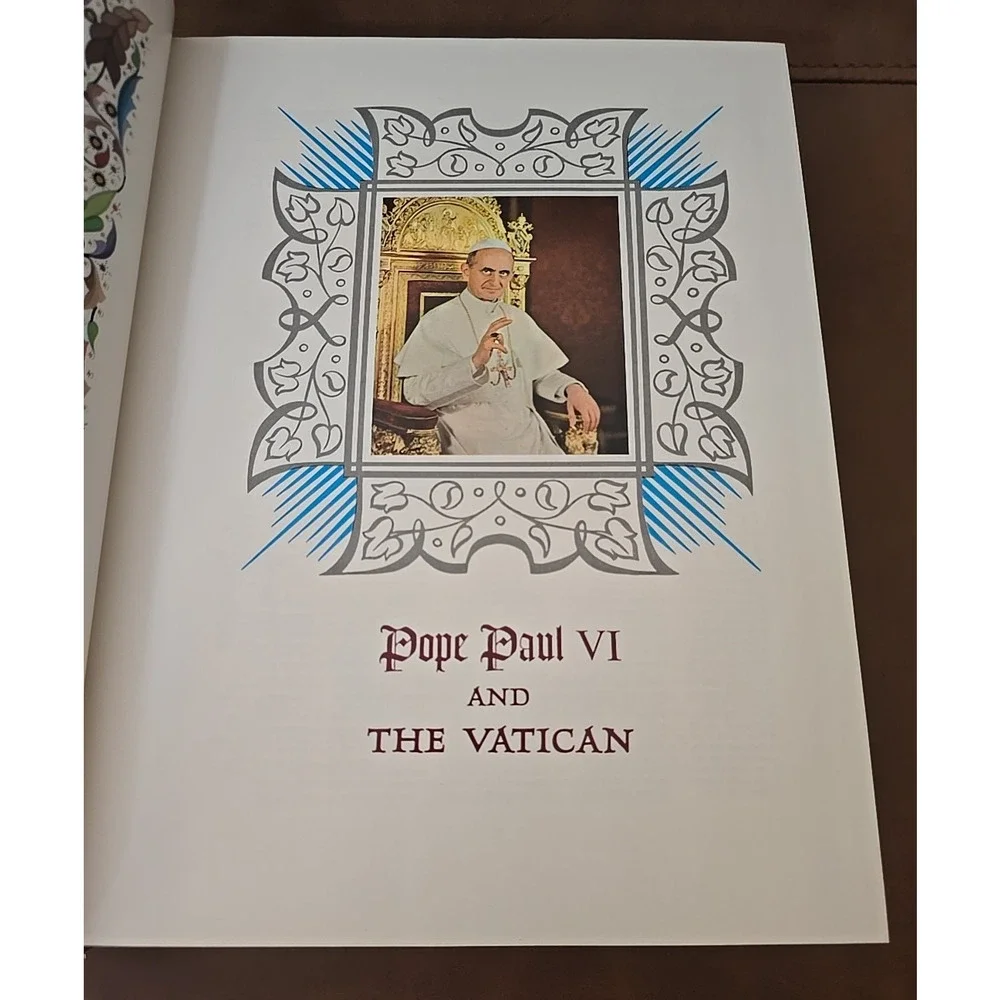 VTG 1972-1973 Edition Holy Bible Pope Paul VI and The Vatican Heirloom Hardcover